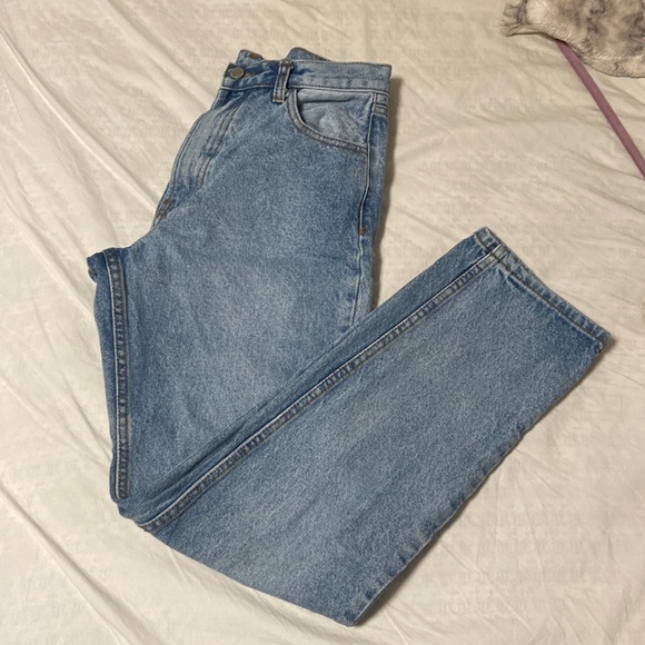 Brandy Melville Denim - Brandy Melville low rise jeans